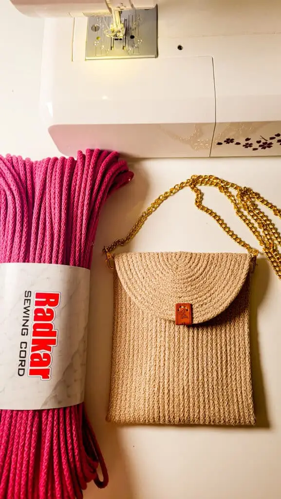 Nähkordel [sewing cord]