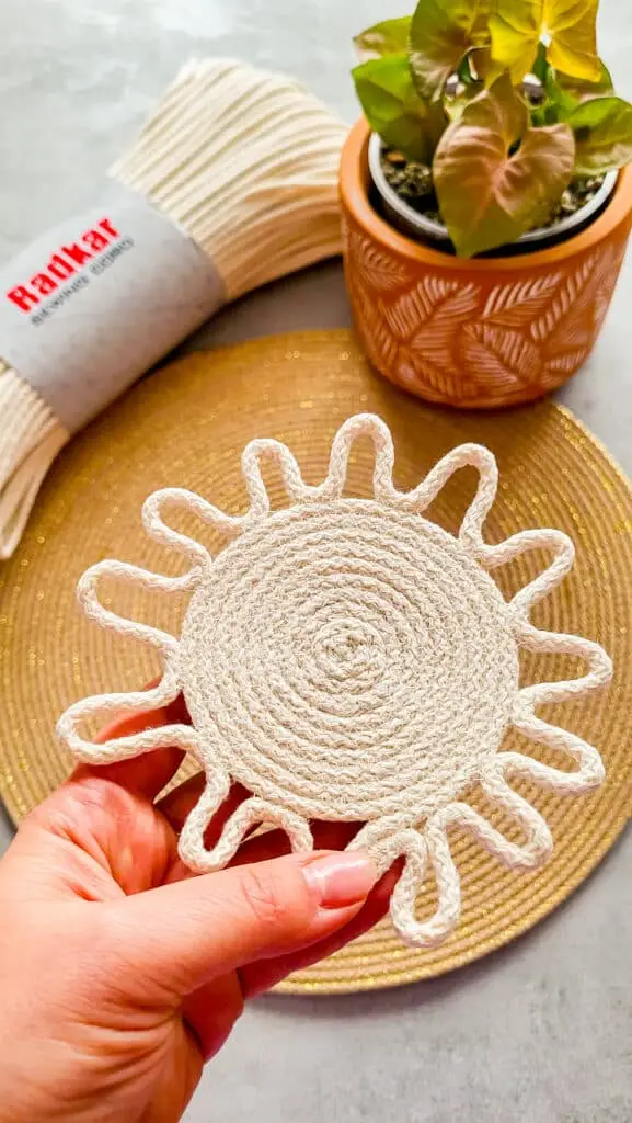 Nähkordel [sewing cord]